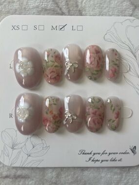 5 for $20! High Quality Press-On Nails in size medium